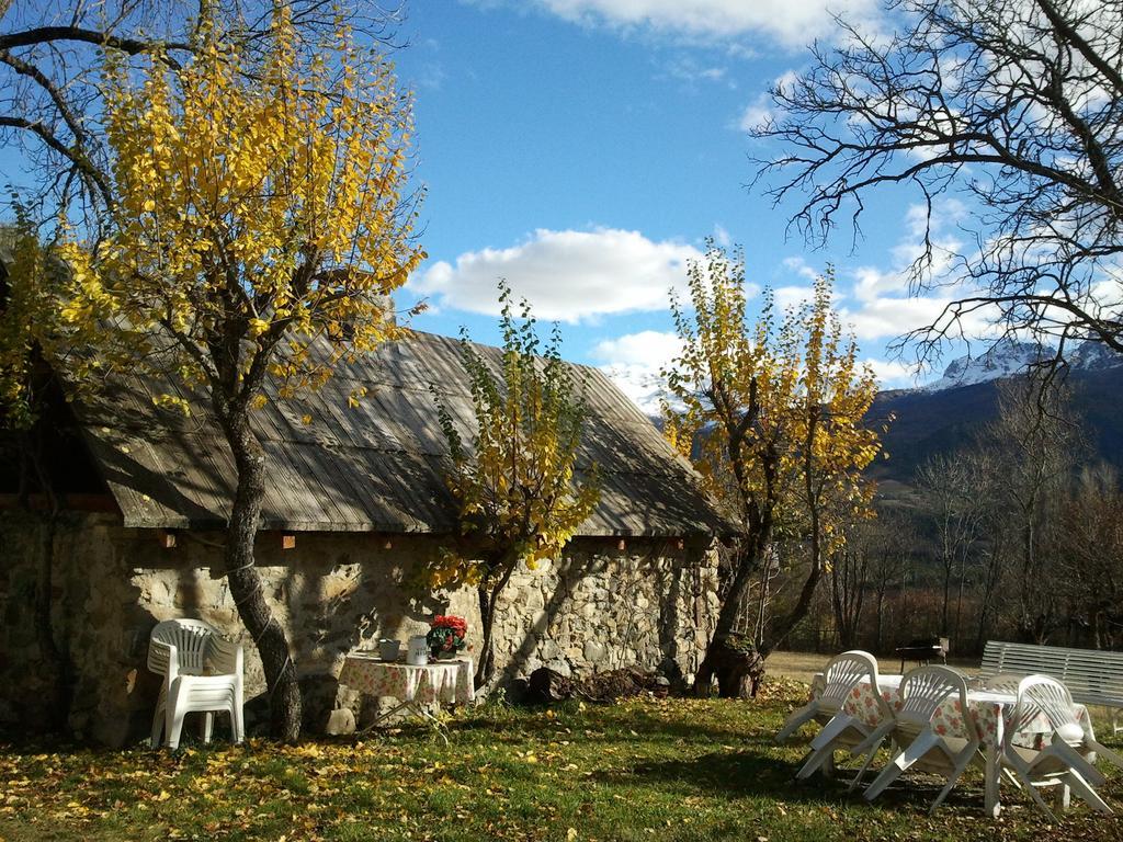 Bed and Breakfast Domaine De Lara Barcelonnette Esterno foto